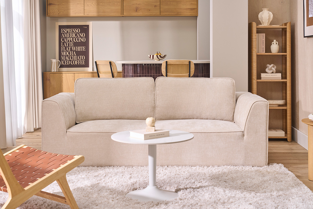 Design-Sofa aus beige strukturiertem Samtoptik-Stoff, 3-Sitzer GRAMMY