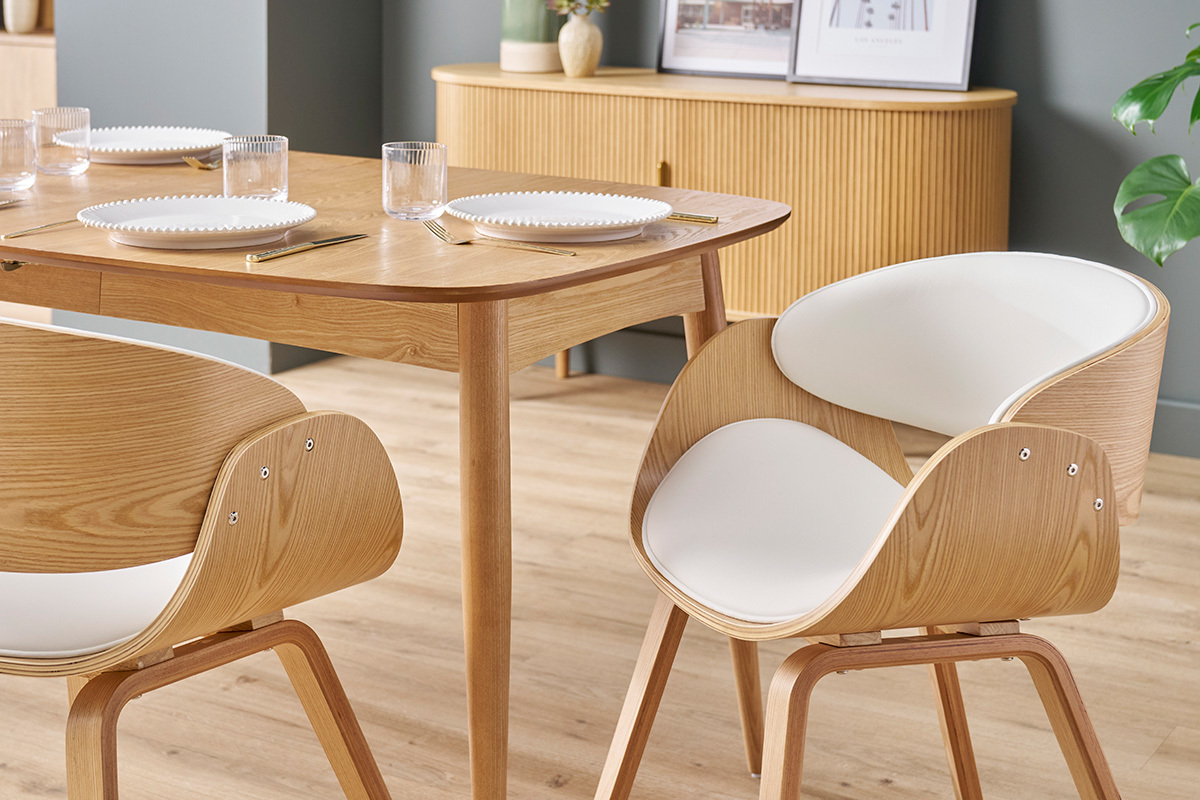 Design-Stuhl aus khakigrnem Stoff und hellem Holz BENT