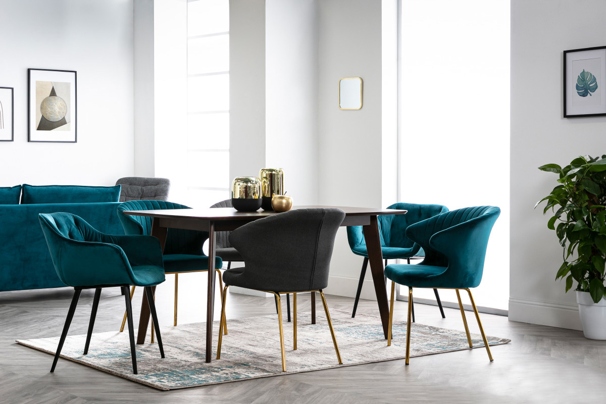 Design-Stuhl petrolblauer Samt und goldfarbenes Metall REQUIEM ?
