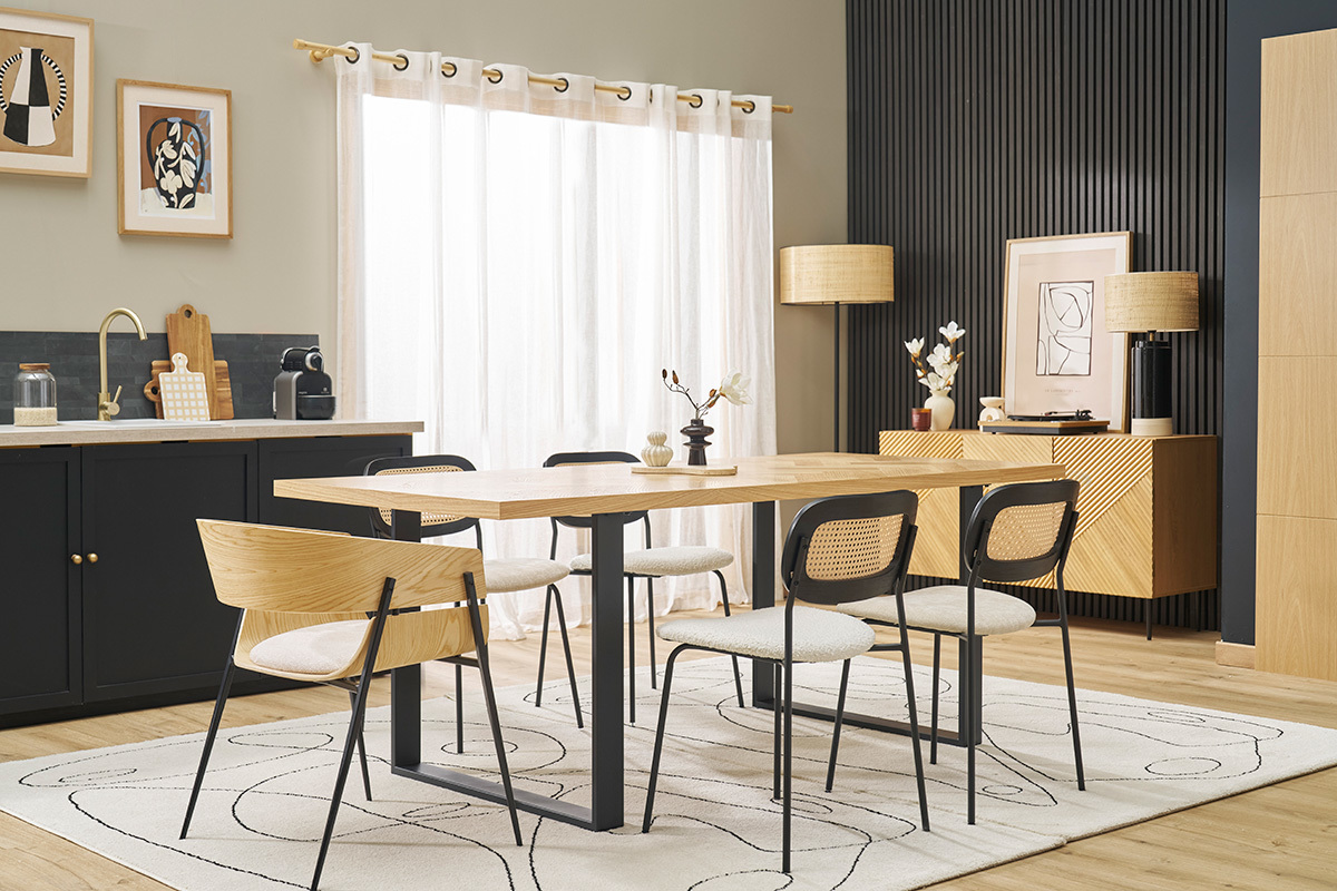 Design-Stuhl schwarz mit dunklem Holz WESS