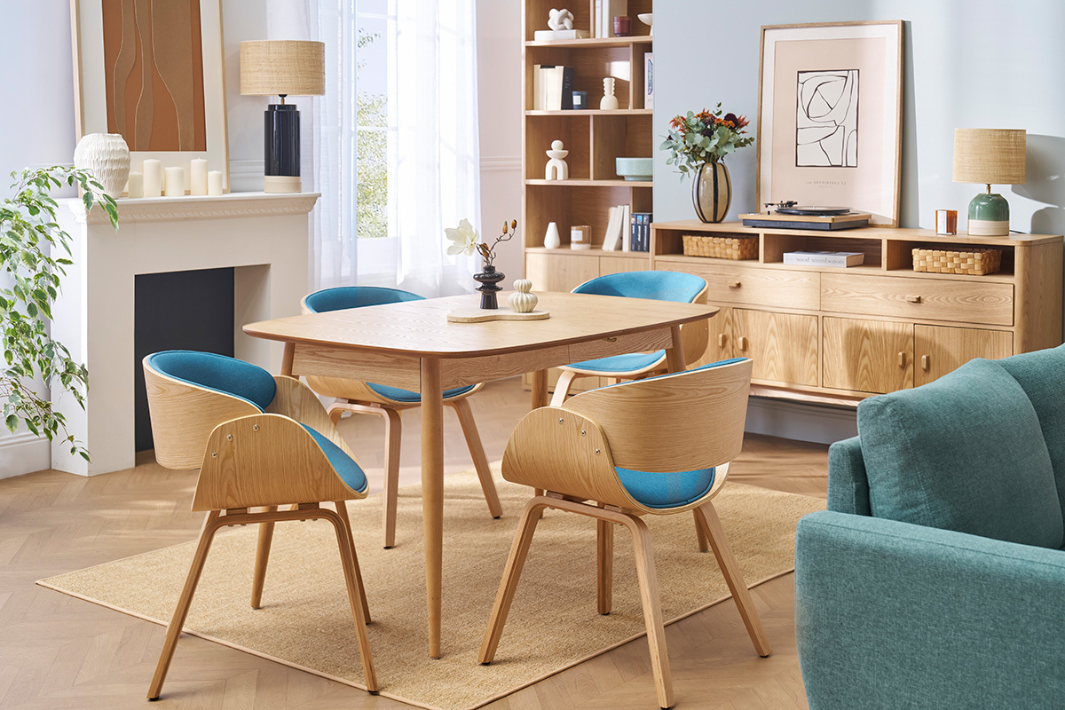 Design-Stuhl Wei und helles Holz BENT