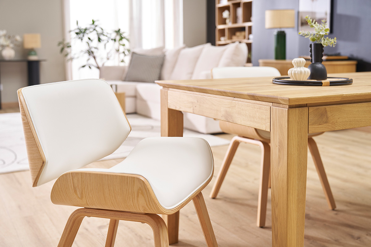 Design-Stuhl, wei und helles Holz RUBBENS