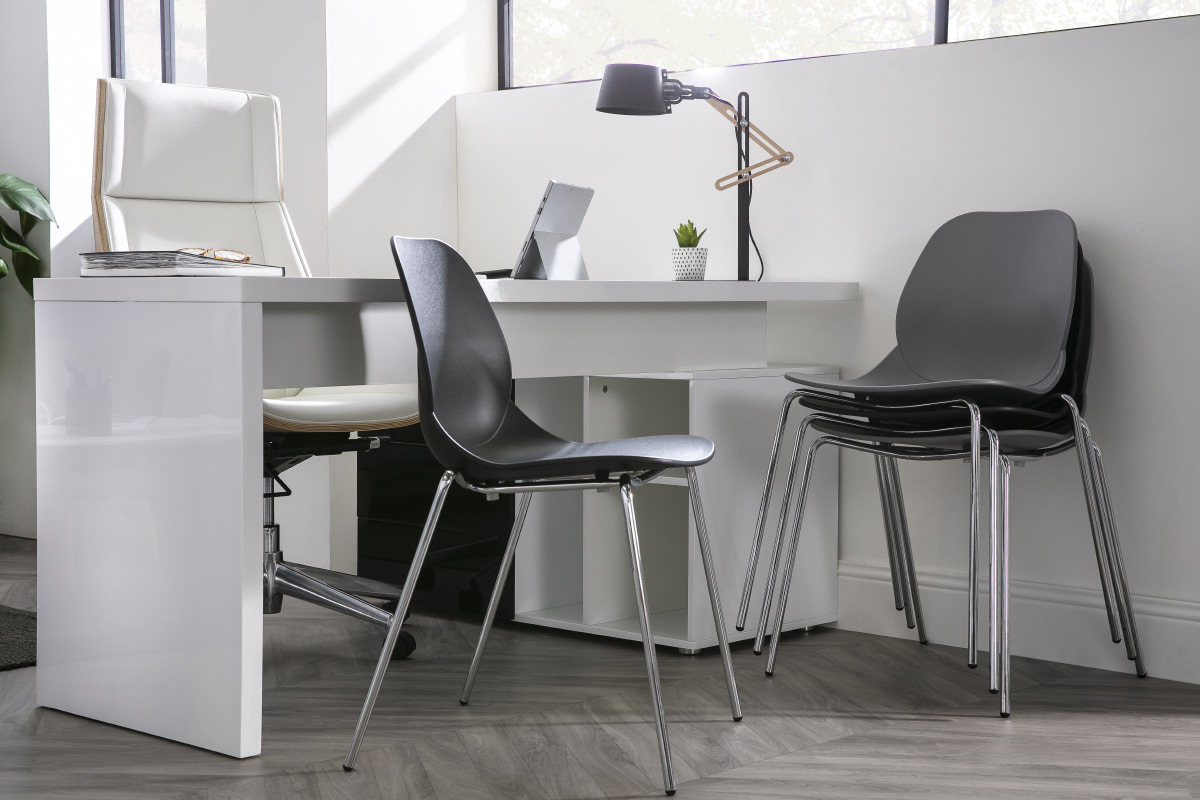 Design-St�hle grau stapelbar mit Stuhlbeinen aus Metall - 2er-Satz TROCADERO