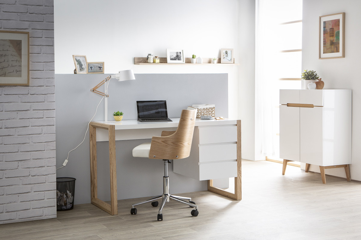 Design-Tischlampe BILLY aus weiem Metall
