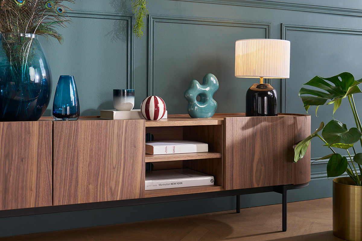 Design-TV-Mbel aus dunklem Walnussfurnier und schwarzem Metall mit Stauraum B180 cm SKYE