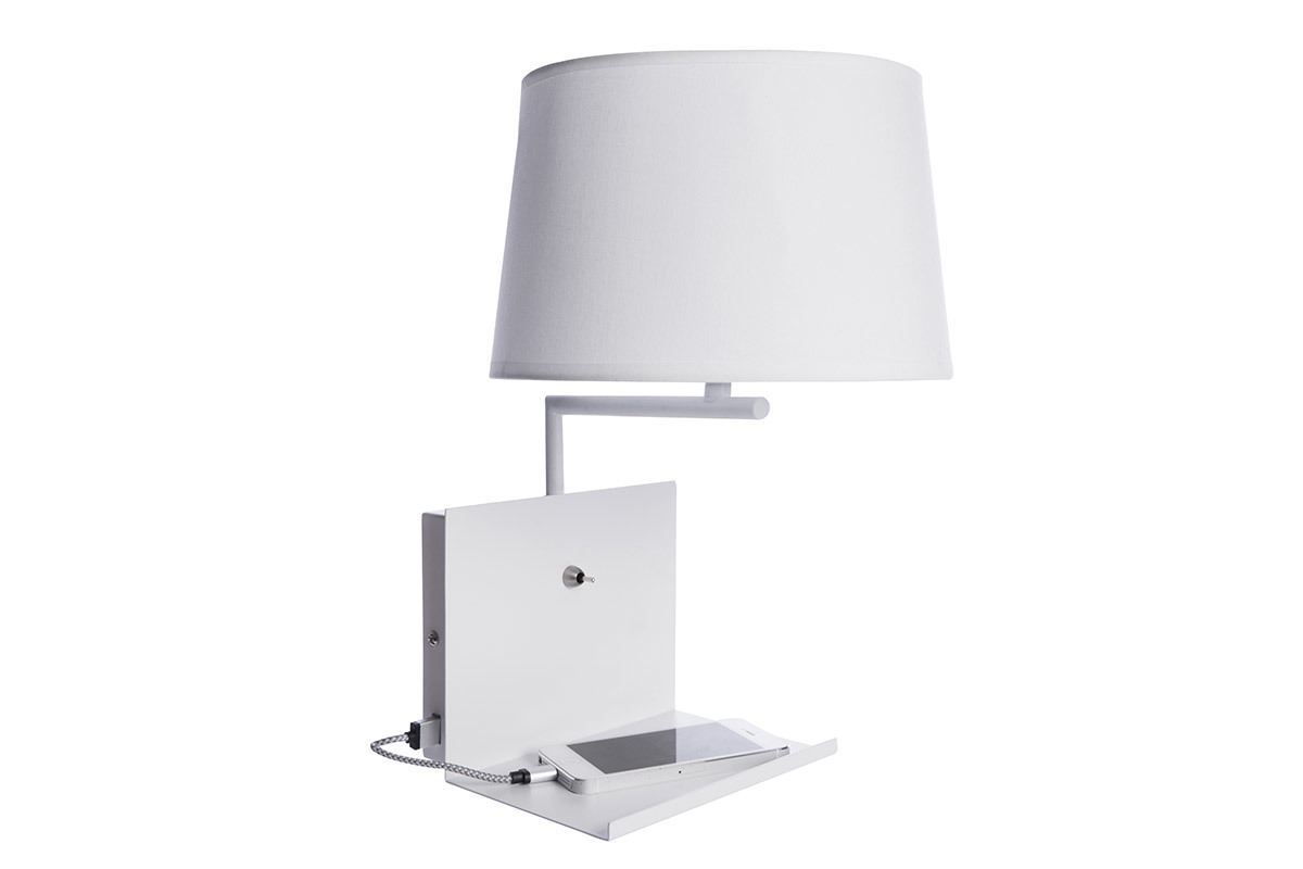 Design-Wandleuchte PLUG aus wei�em Metall und mit USB-Anschluss