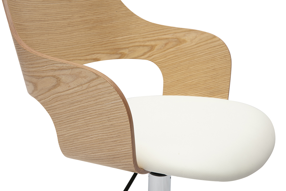 Detail der R�ckenlehne und Sitzfl�che des B�rostuhls JANET aus hellem Holz und wei�em Polyurethan.