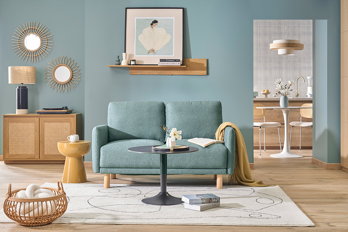 Designersofa f�r 2 Personen aus graugr�nem Stoff und hellem Holz BONO