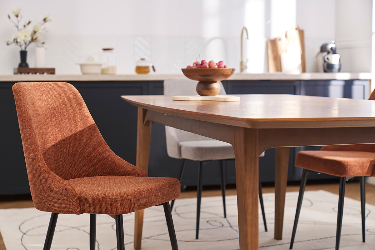 Designsthle aus gemustertem Samtstoff in verbrannter Erde und schwarzem Metall (2er-Set) CULT
