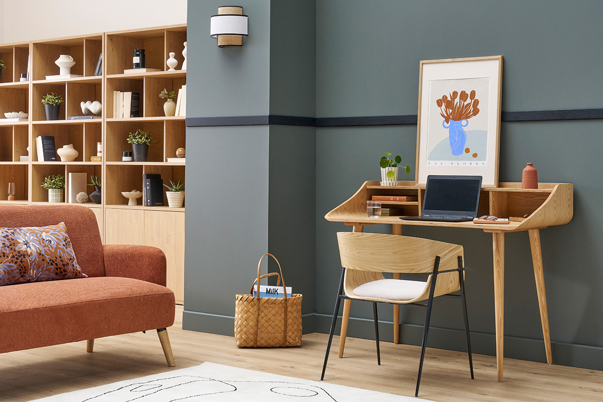 Designst�hle aus hellem Holz und beigem Chenille-Stoff (Set von 2) WESS