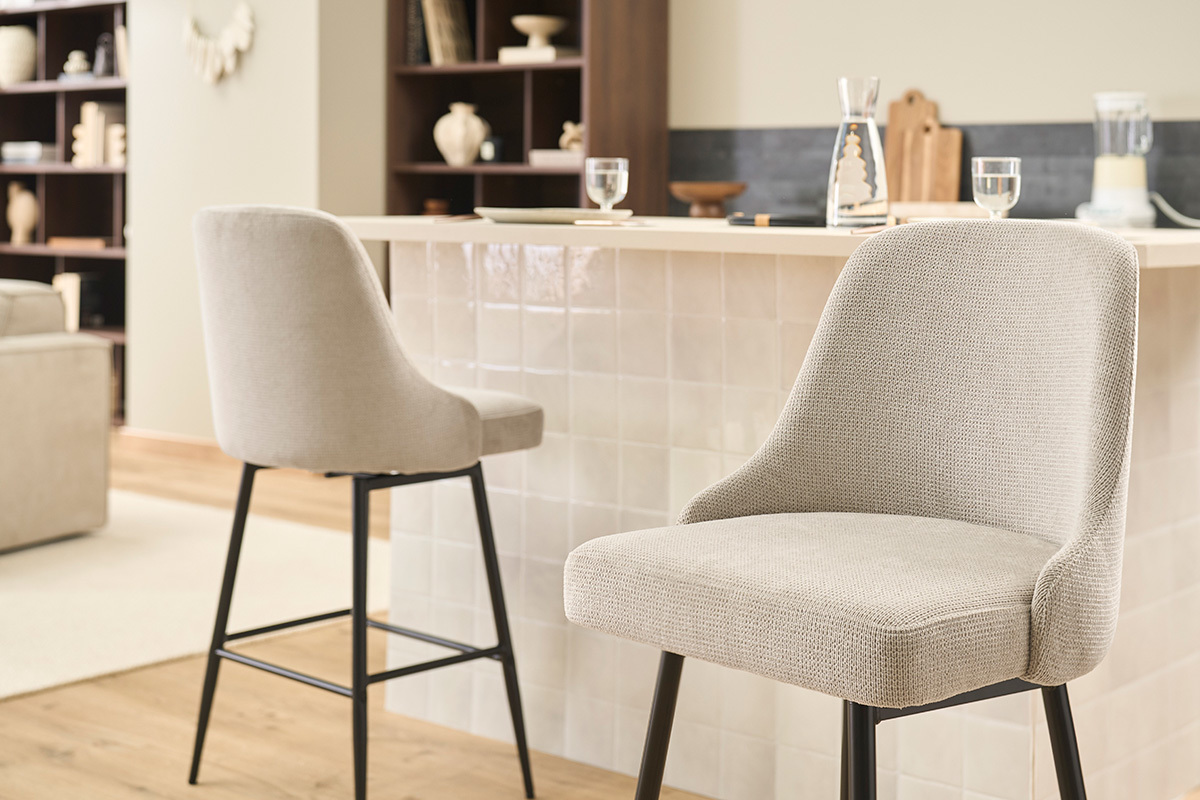 Drehbare Barhocker 360� aus beige strukturiertem Samtstoff und Metall H66 cm (2er Set) HASTA