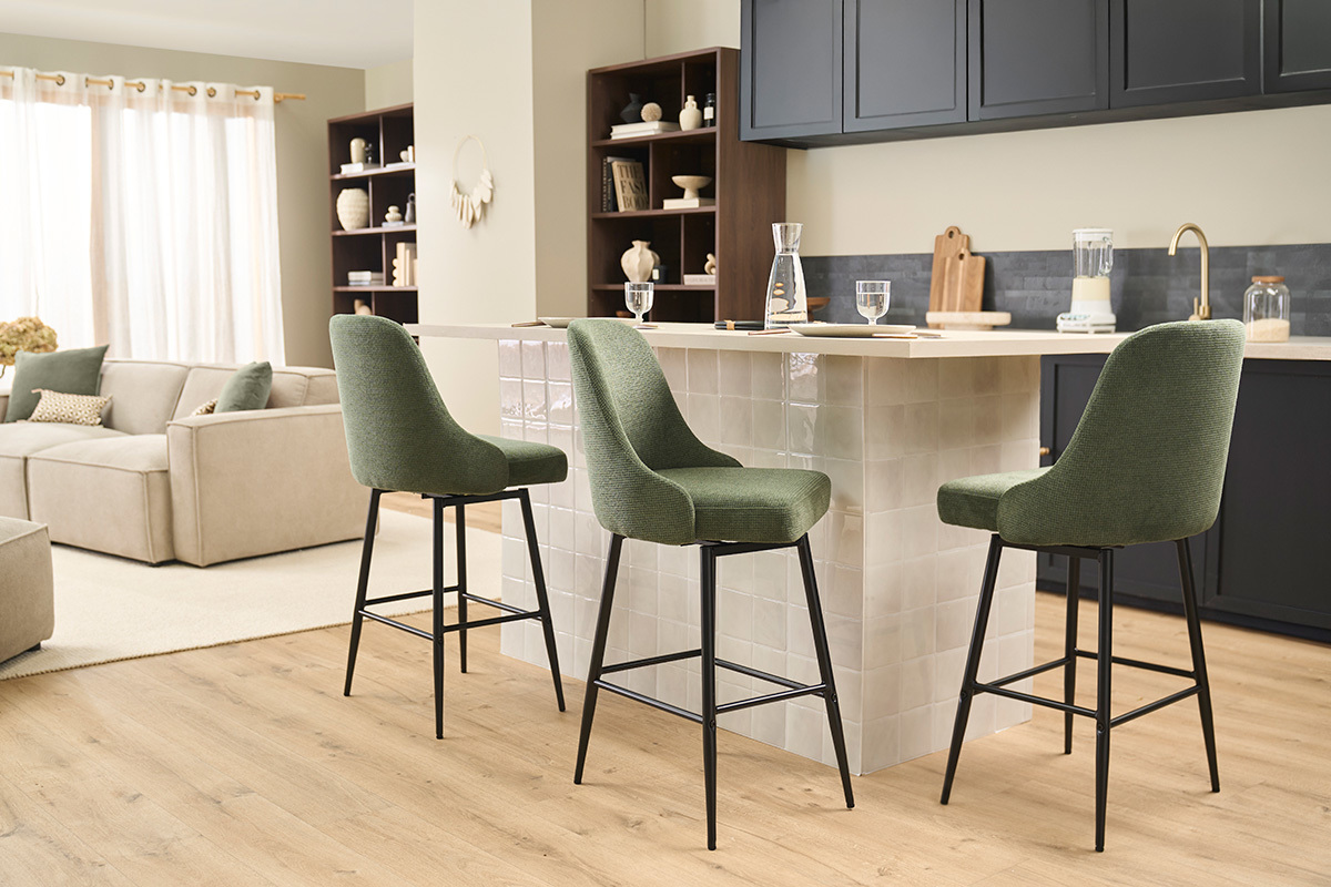 Drehbare Barhocker aus Stoff in Khaki Samtoptik und Metall H66 cm (2er Set) HASTA