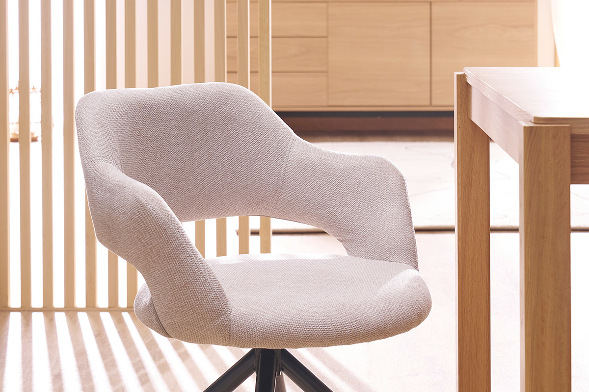 Drehstuhl 360� aus beigem strukturiertem Samteffektstoff und schwarzem Metall JESSY