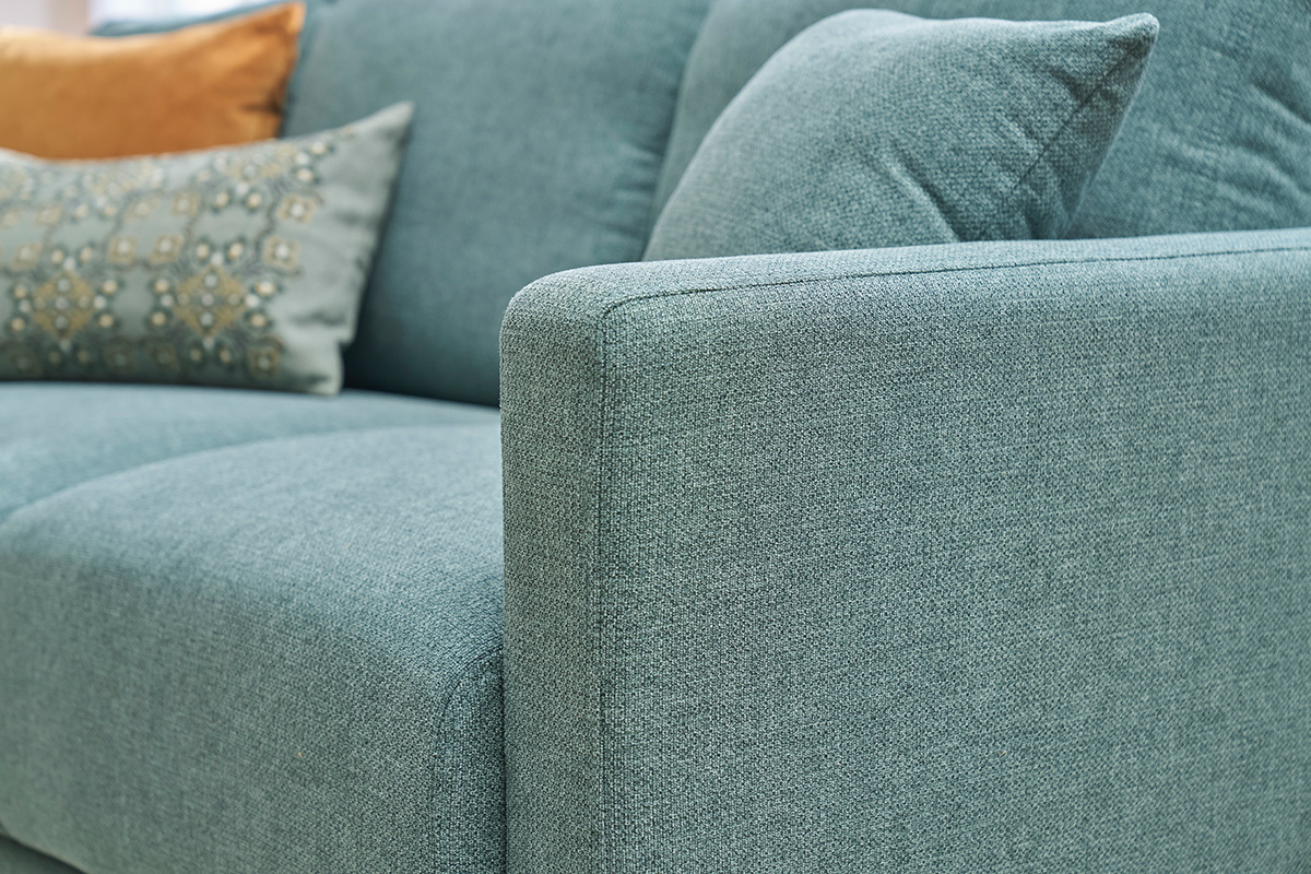 Dreisitzer-Sofa aus gr�n-grauem Stoff und hellem Holz MUNIK