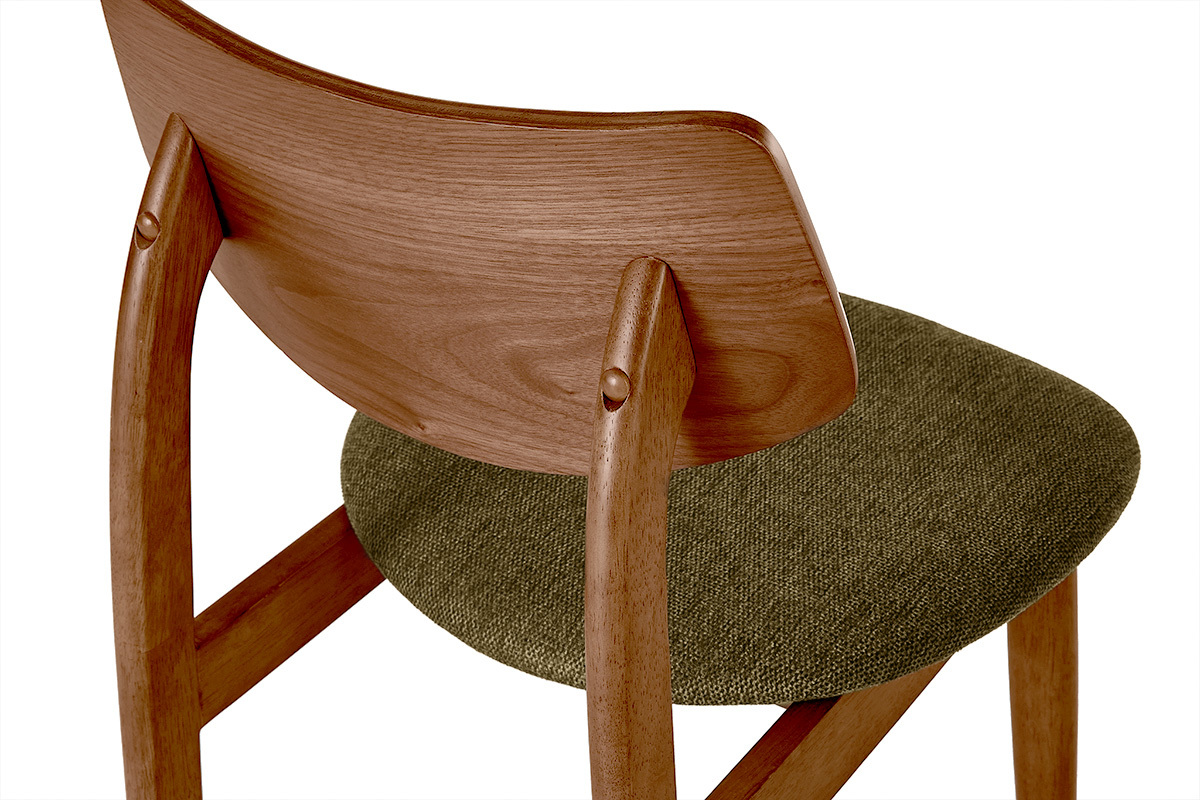 Skandinavischer Stuhl aus dunklem Holz und khakigr�nem Stoff, R�ckansicht mit Details der Rundungen.