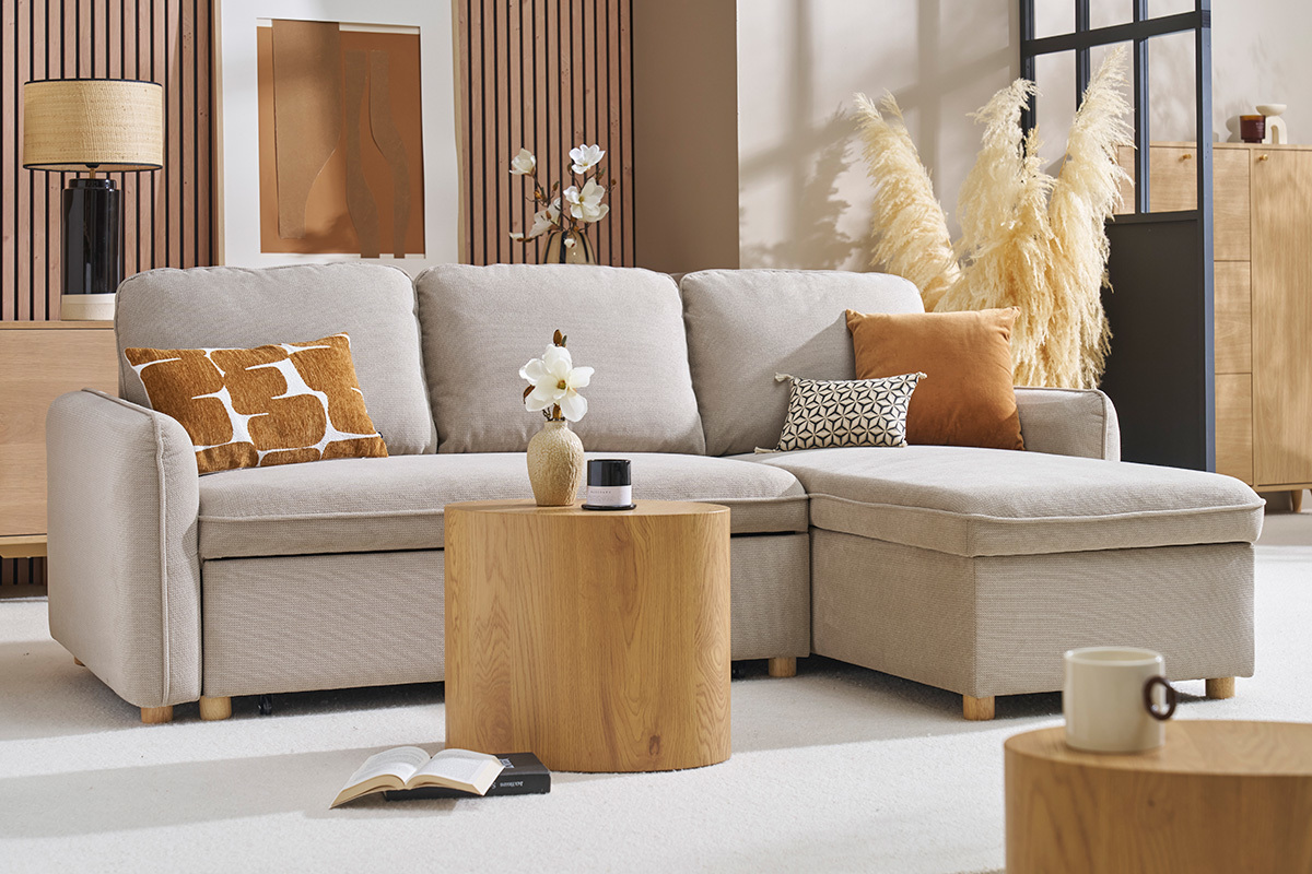 Ecksofa mit umkehrbarer Schlaffunktion und Stauraum, 3-Sitzer in strukturiertem Samt-Optik Stoff beige und hellem Holz ORSO