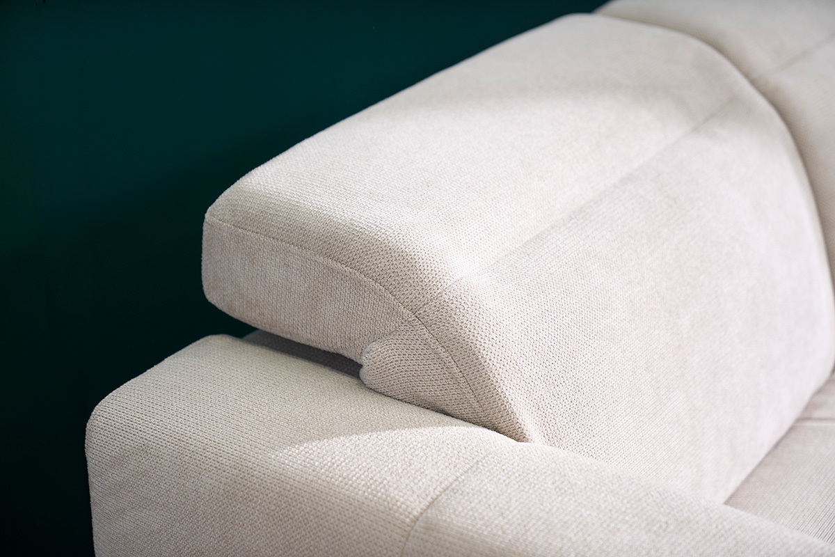 Ecksofa rechts 3-Sitzer mit verstellbaren Kopfst�tzen aus Chenille-Stoff beige und Metall L236.5 cm NORELL