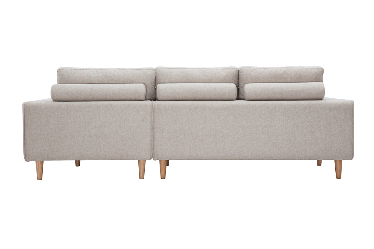 R�ckansicht eines rechten Ecksofas aus beigem Stoff mit hellen Holzf��en.