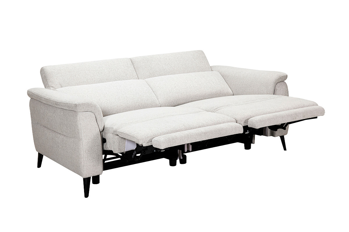 Beiges 3-Sitzer-Elektrosofa mit verstellbaren Kopfst�tzen und Fu�st�tze, 3/4-Ansicht