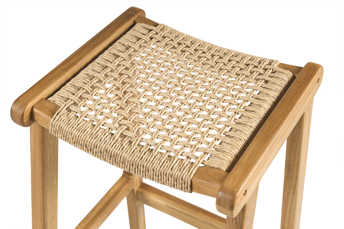 Barhocker aus massivem Teakholz mit Sitzfl�che aus Rattangeflecht, Draufsicht.