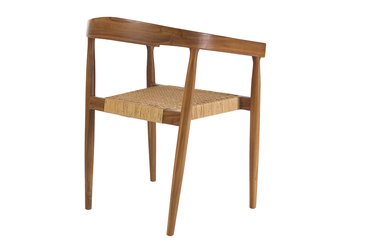 Massiver Teakholzstuhl mit Rattangeflecht, Seitenansicht, ethnisches und Vintage-Design