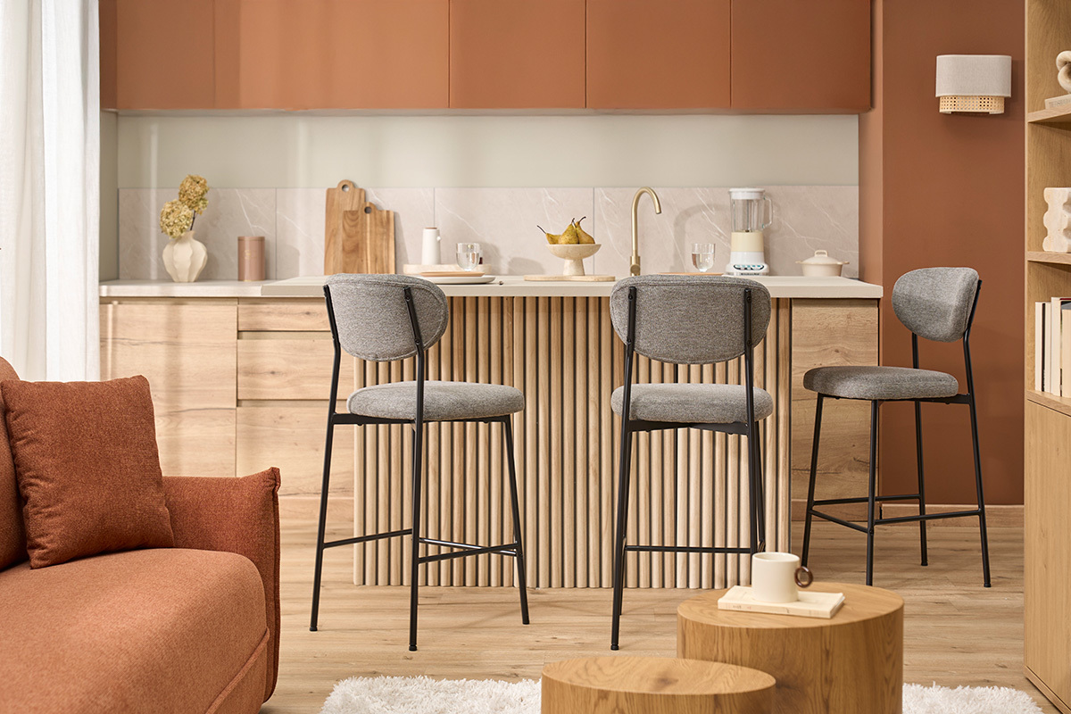 Feste Barhocker aus leicht grauem Textur-Veloursstoff H65 cm (Set mit 2) BREKA