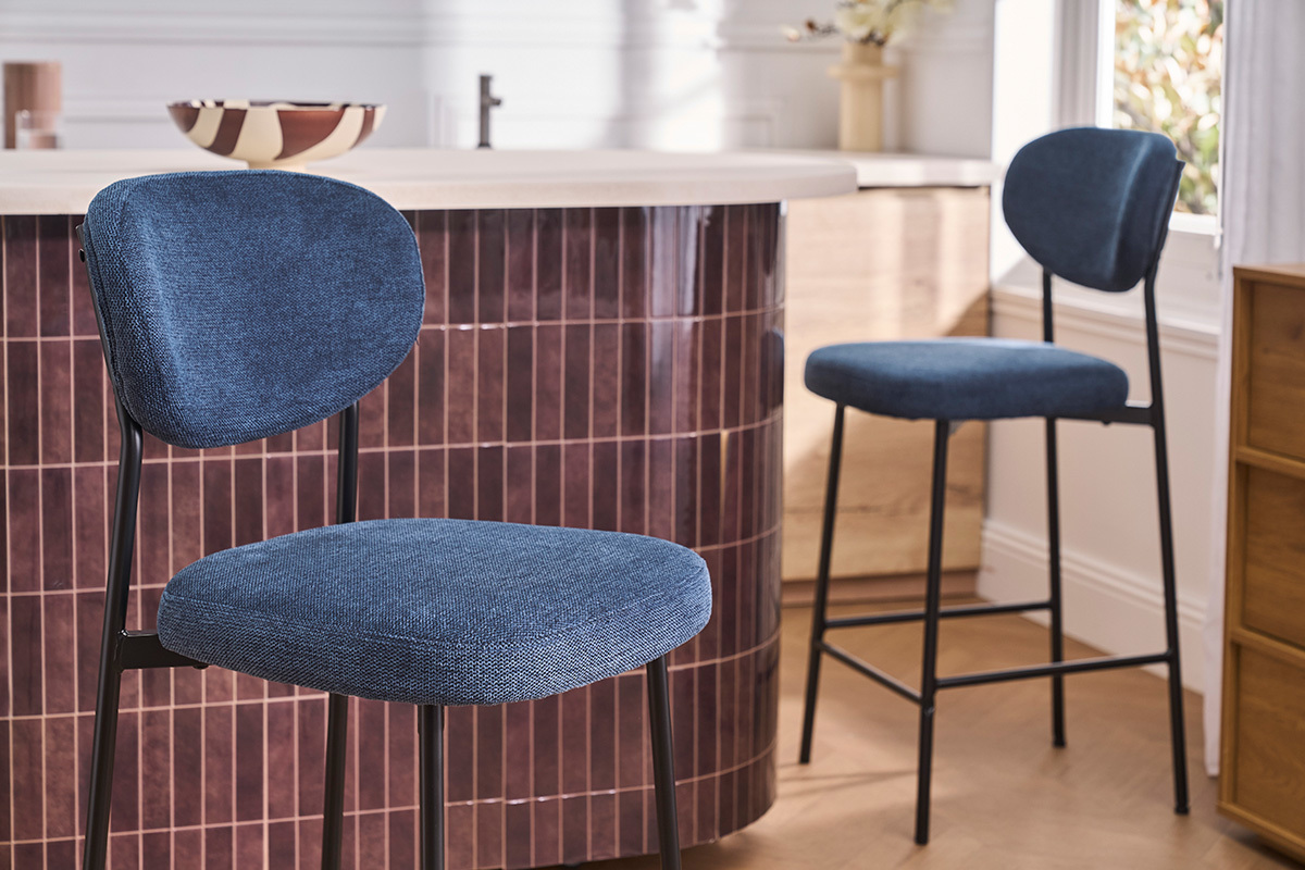 Feste Barhocker aus Stoff mit strukturiertem Samteffekt, dunkelblau, H65 cm (Set von 2) BREKA