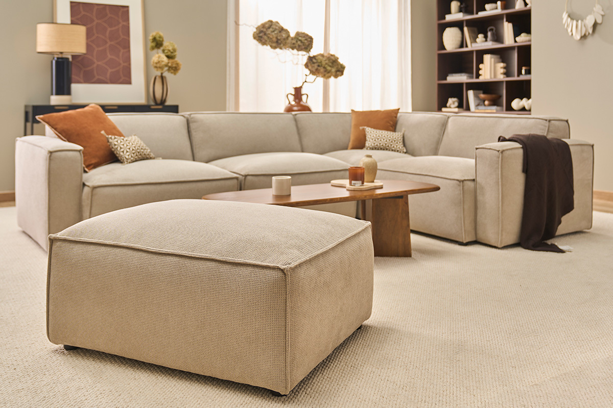 Fu�hocker aus Stoff in texturiertem Beige Samteffekt SPLIT