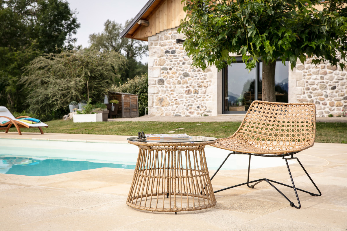 Gartenbeistelltisch BELLAVISTA aus Kunststoffgeflecht im Rattanstil