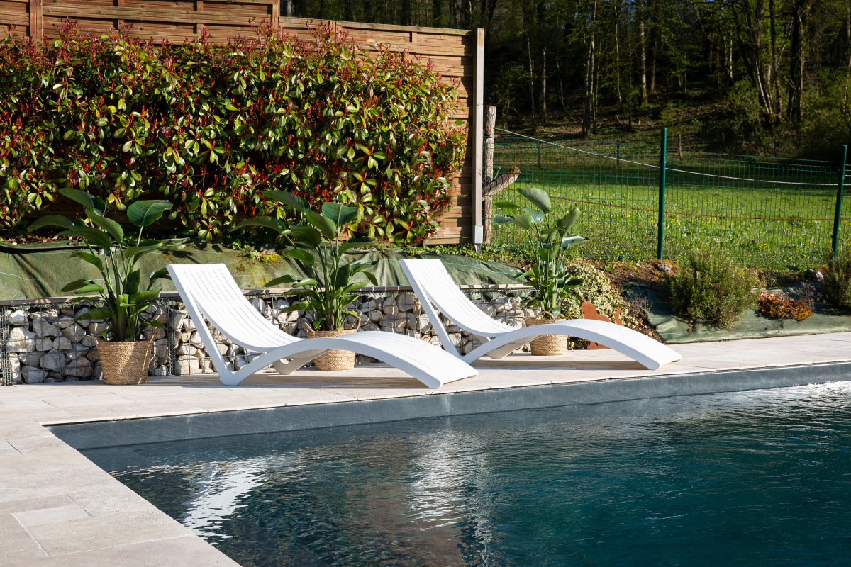 Gartenliege SLIDO im weiem Design