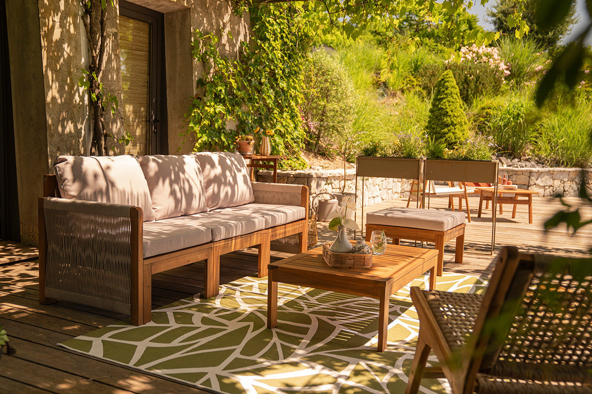 Gartensalon 3-4 Pl�tze aus massivem Holz, 2 Sets Bez�ge (taupe oder ecru) und geflochtenen Armlehnen ALOHA