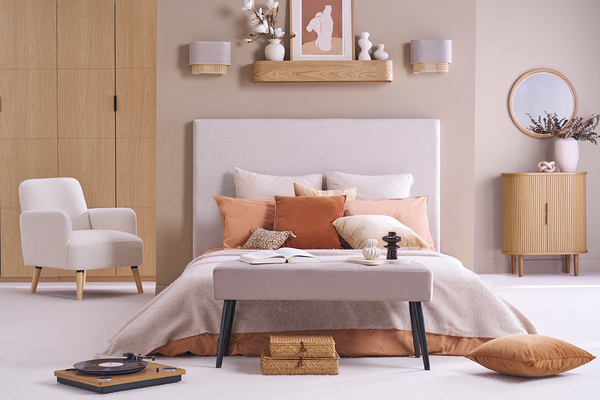 Gepolsterte Design-Bank aus taupefarbenem Samtstoff und schwarzem Metall L95 cm GUESTA