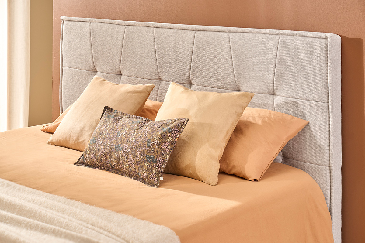 Gepolstertes Kopfteil aus texturiertem Samtstoff in Beige L170 cm SUKA