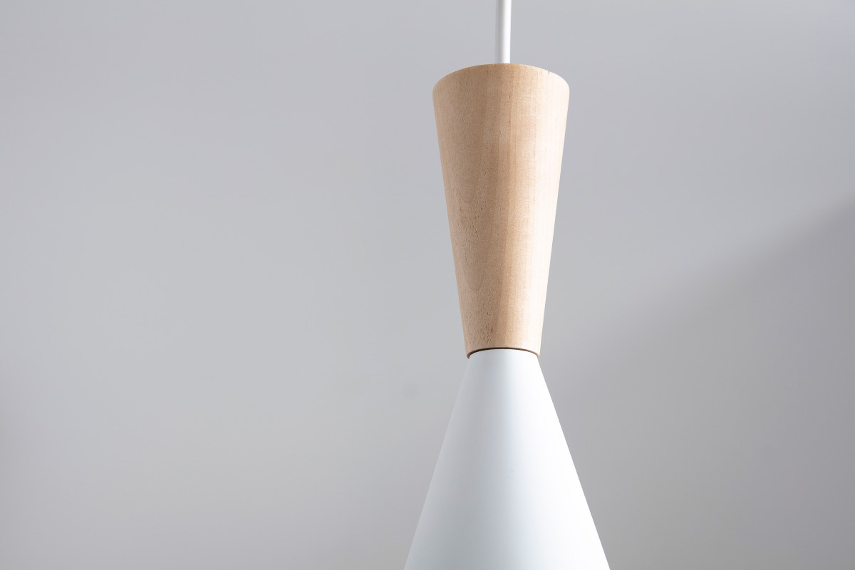 Hngeleuchte JAVA aus weiem Metall und Holz,  19 cm