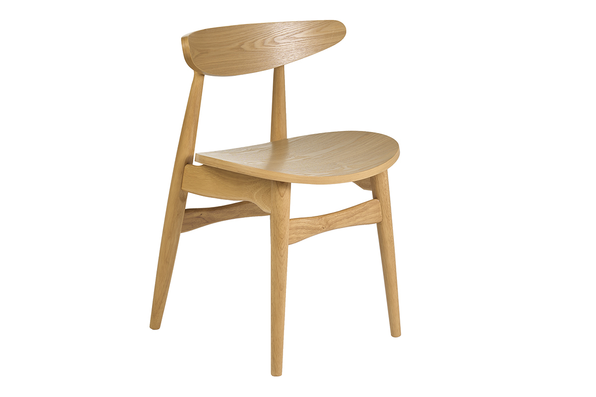 Skandinavischer Stuhl aus hellem Holz, 3/4-Ansicht, schlichtes Design mit Sitzfl�che aus Eschenfurnier.