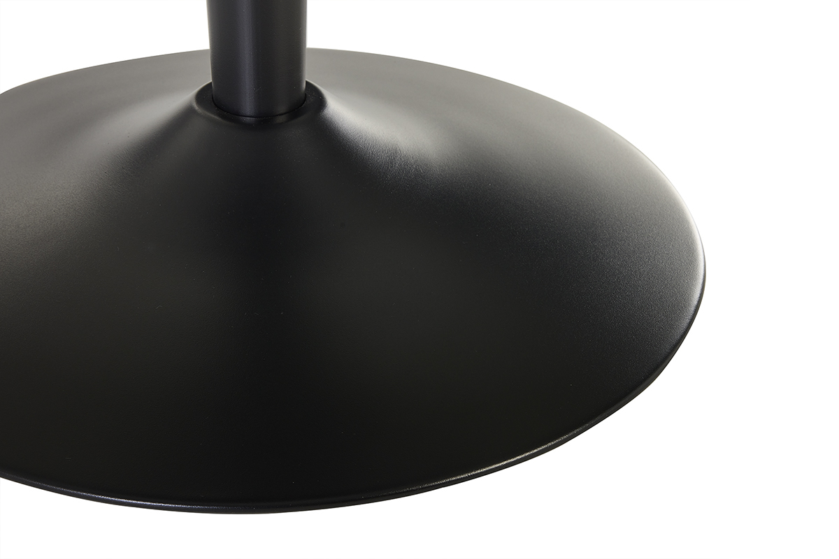 Nahaufnahme des schwarzen Mittelfu�es des MALOU Esstisches.