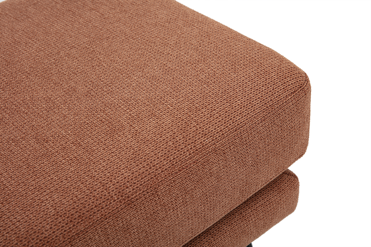 Luftaufnahme des OSLO-Hocker-Fu�ablage in Chenille-Stoff in gebrannter Erde, die seine weiche Textur zeigt.