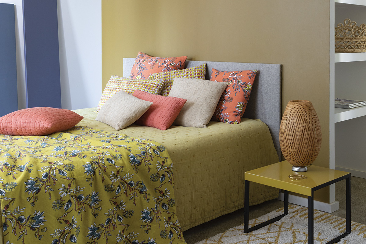 Kissen Blumenmotiv Korallenrot 60 x 60 cm GILIA