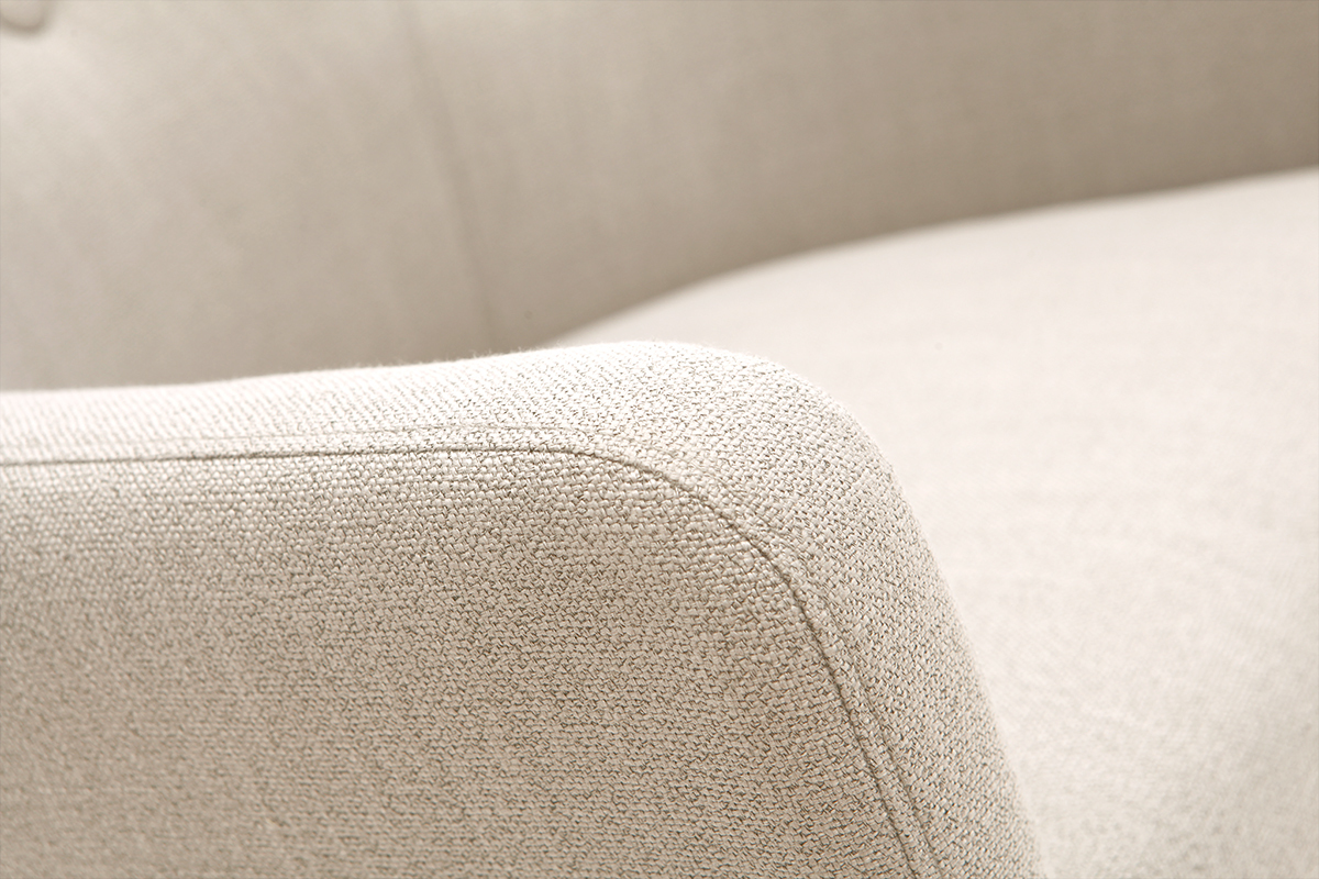 Klassischer Sessel naturfarbener Stoff helle Holzbeine LAZARRE