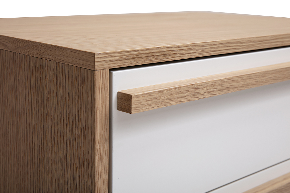 Skandinavische Kommode HELIA in hellem Holz und Wei�, Nahaufnahme.