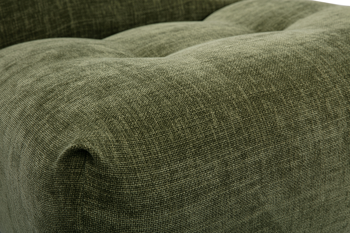 Nahaufnahme des khakigr�nen Stoffs des BUMPY Lounge-Sessels.