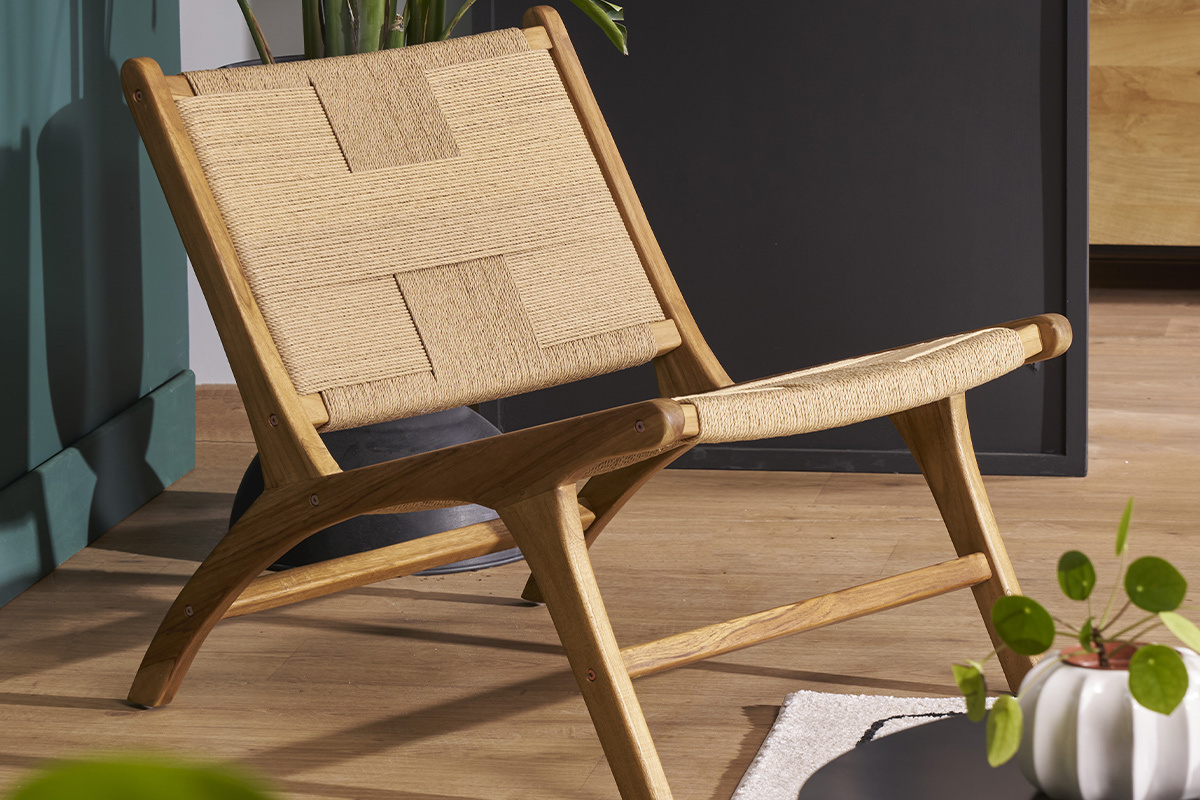 Loungesessel aus massivem Teakholz und geflochtener Seilschnur YARI