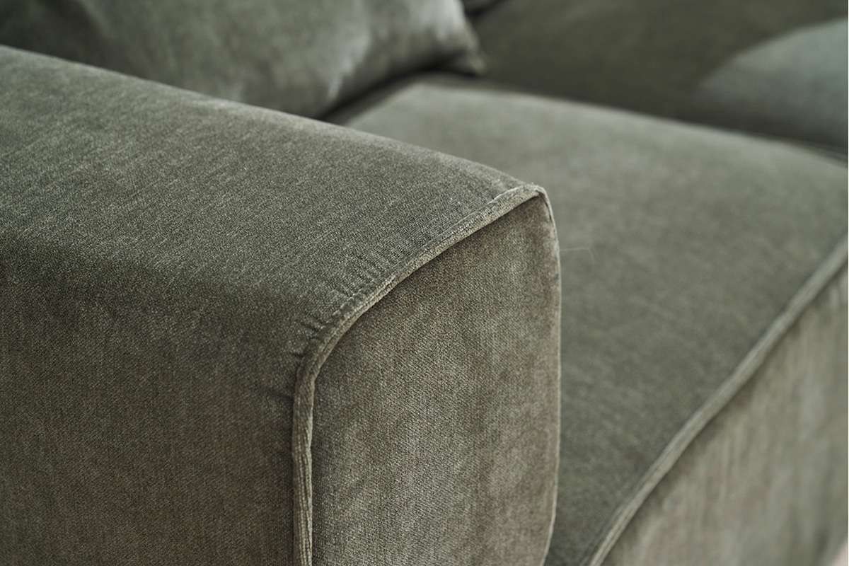 Modulares Ecksofa mit 4 Pl�tzen aus Stoff mit Samteffekt in Khakigruen KERRY