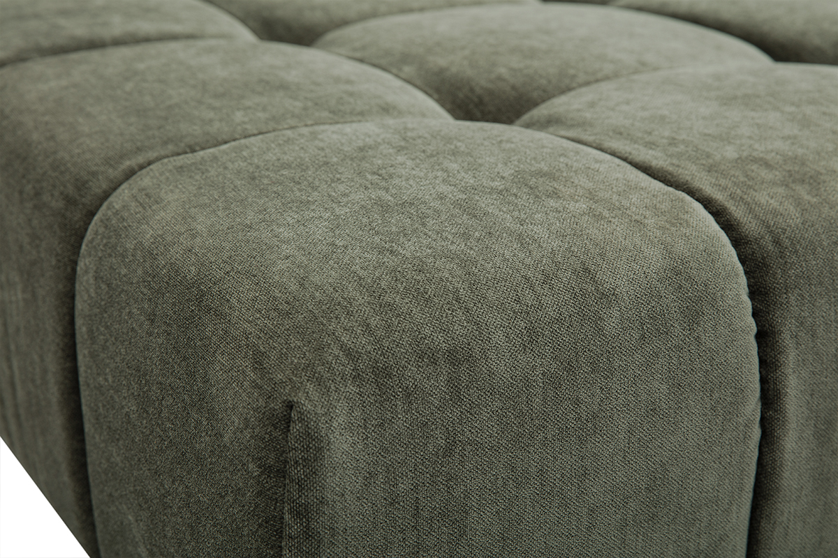 Nahaufnahme des khakigr�nen Samteffekt-Stoffs des modularen Sofas OLMO.