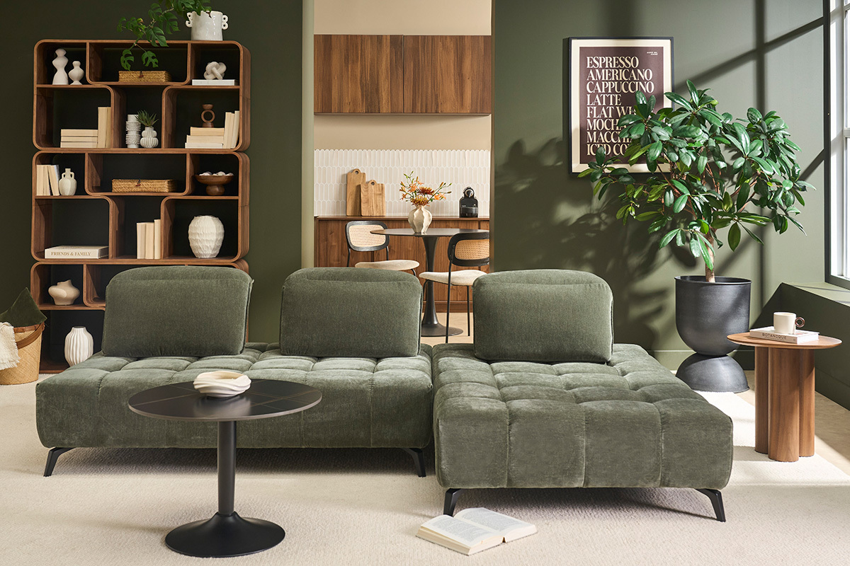 Modulares Sofa mit 4 Pl�tzen und verstellbaren Kopfst�tzen in Samtoptik in Khaki-Gr�n und schwarzem Metall OLMO