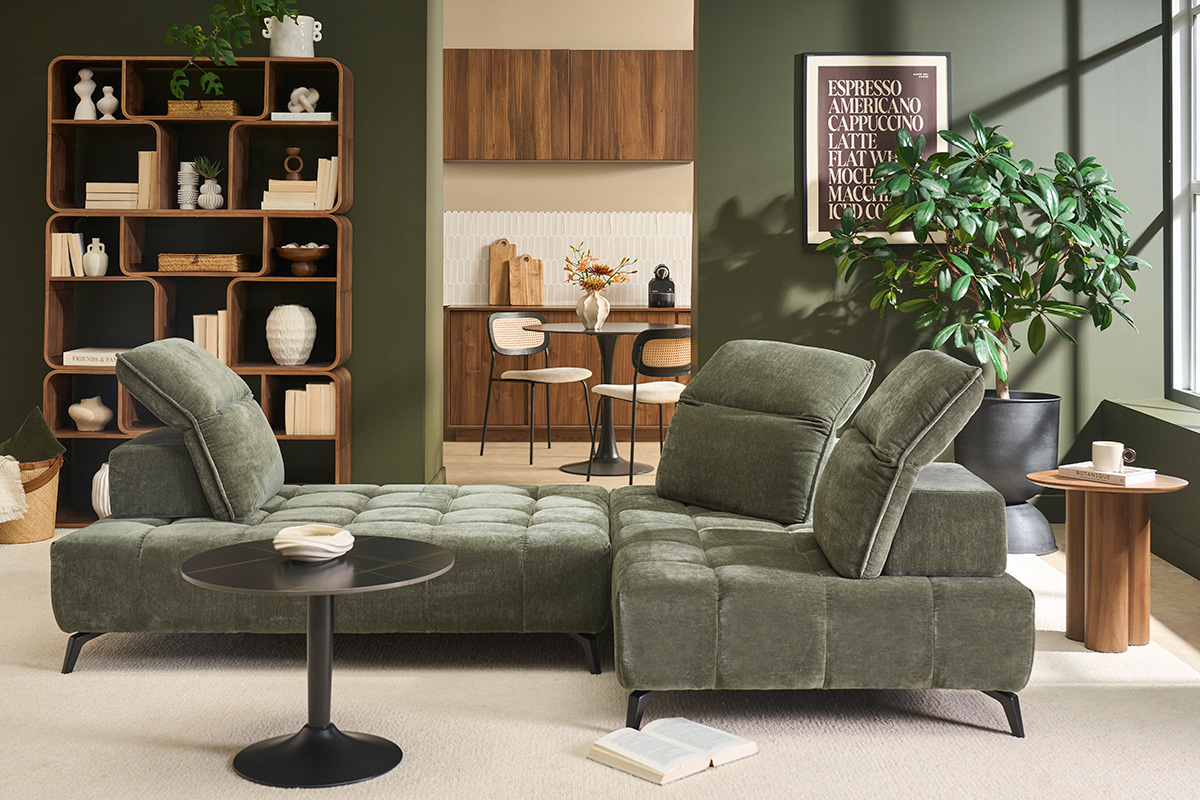 Modulares Sofa mit 4 Pl�tzen und verstellbaren Kopfst�tzen in Samtoptik in Khaki-Gr�n und schwarzem Metall OLMO