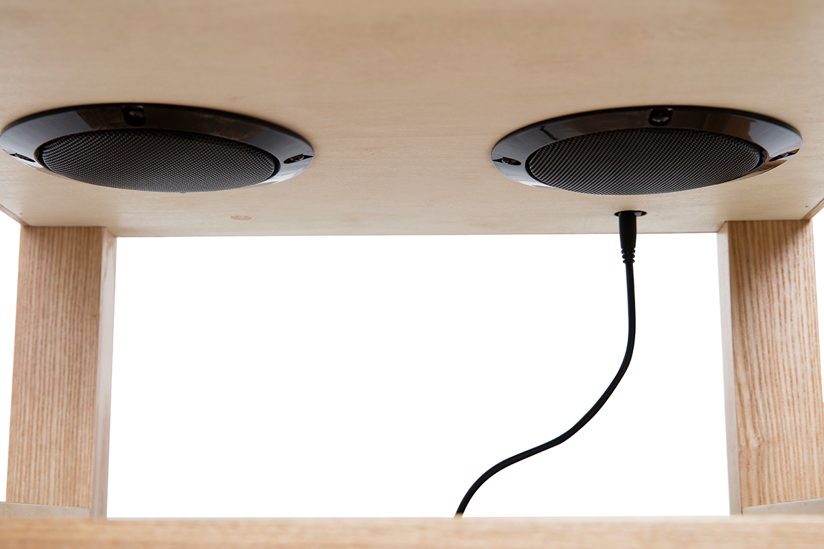 Nachttisch Multimedia weies Glas und helles Holz TEMPO