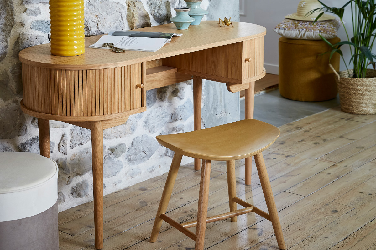 Niedriger Holzhocker dunkel H46.5 DEMORY