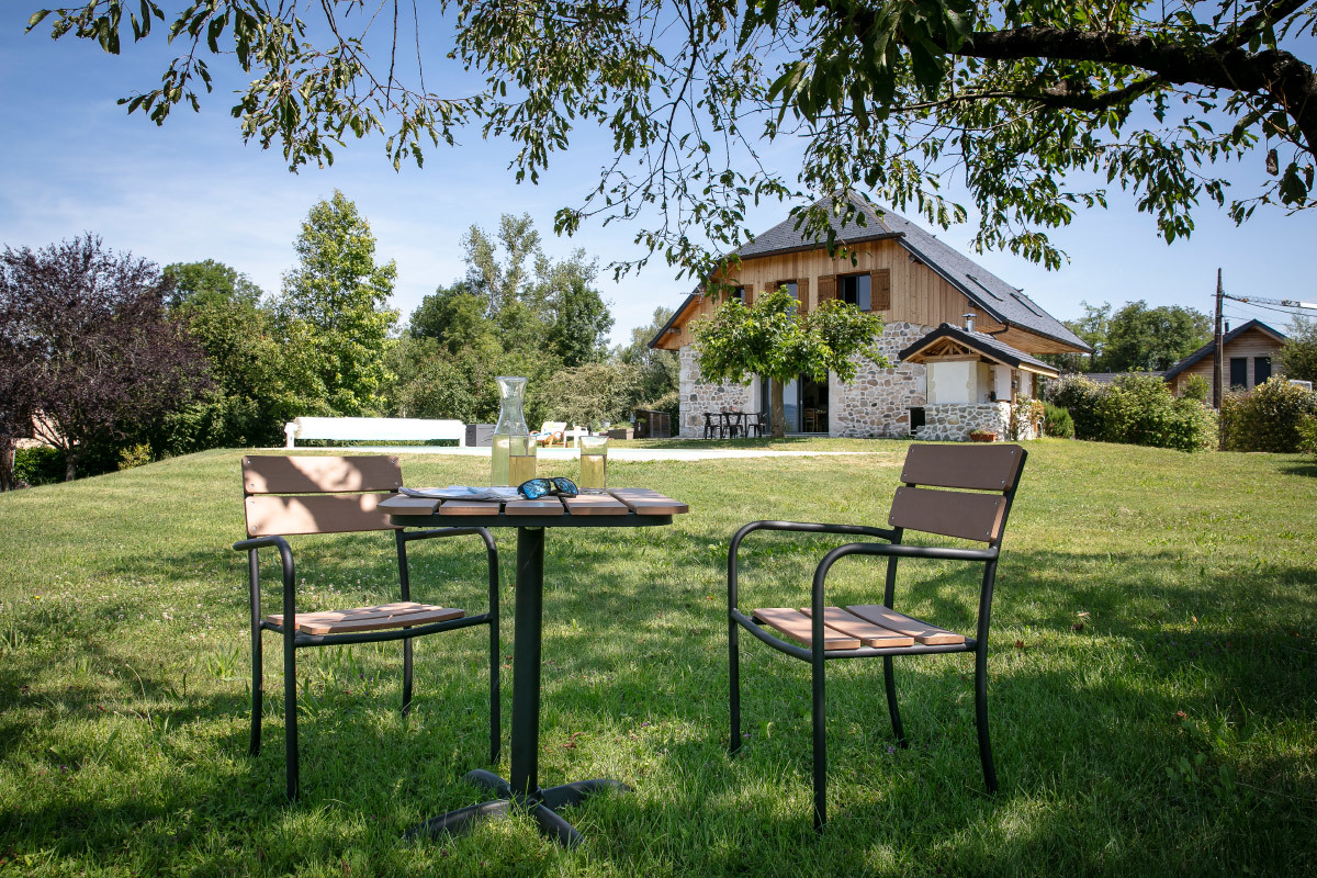 Outdoor-Esszimmer mit Bistrotisch und 2 Sthlen Schwarz und Holz PUB