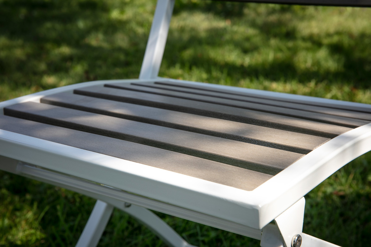 Outdoor-Esszimmer mit Tisch und 2 Klappsthlen Wei und Grau MOJITO